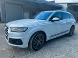 Audi Q7 3.0 TDI  Massage/ 7 Sitze/ Headup/ Panorama - Audi Q7 in Bielefeld