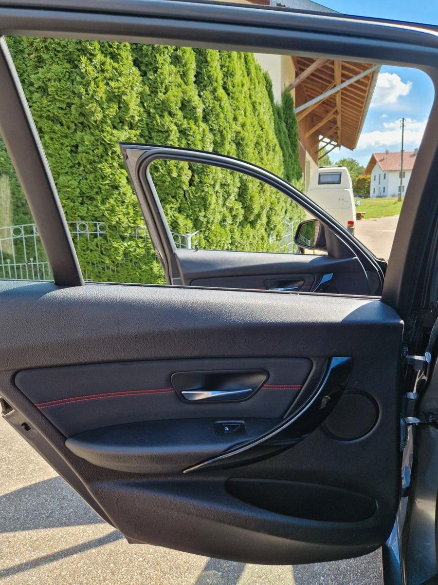 BMW 320 2012 — photo 11