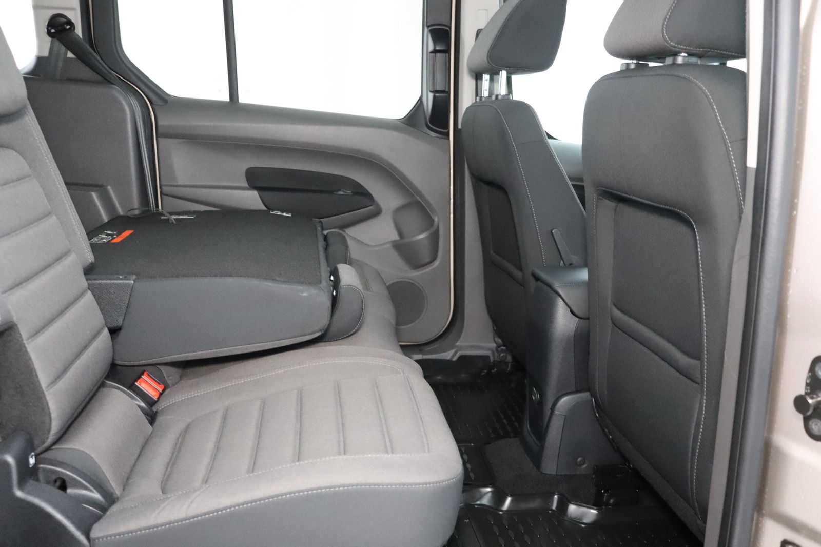 Fahrzeugabbildung Ford Grand Tourneo Connect 1.5 ECOBLUE Titanium