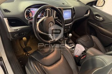 Jeep Cherokee - 9