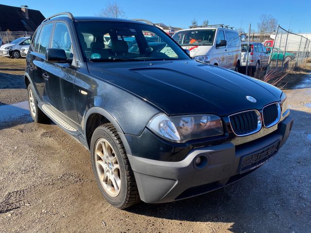 BMW X3 2.5i - 4x4 - AHK -