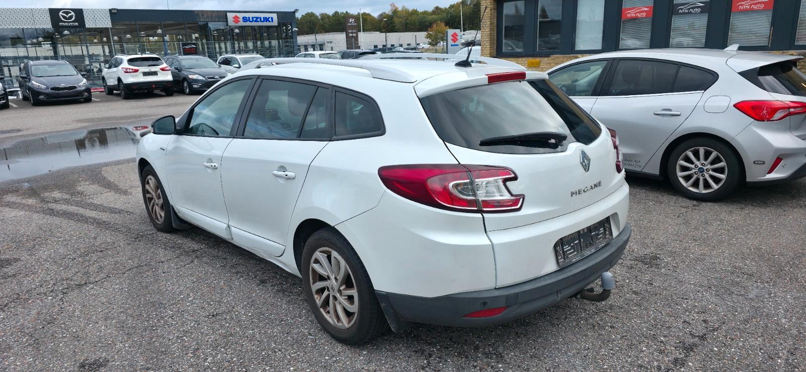 Renault Megane 2015 — interior