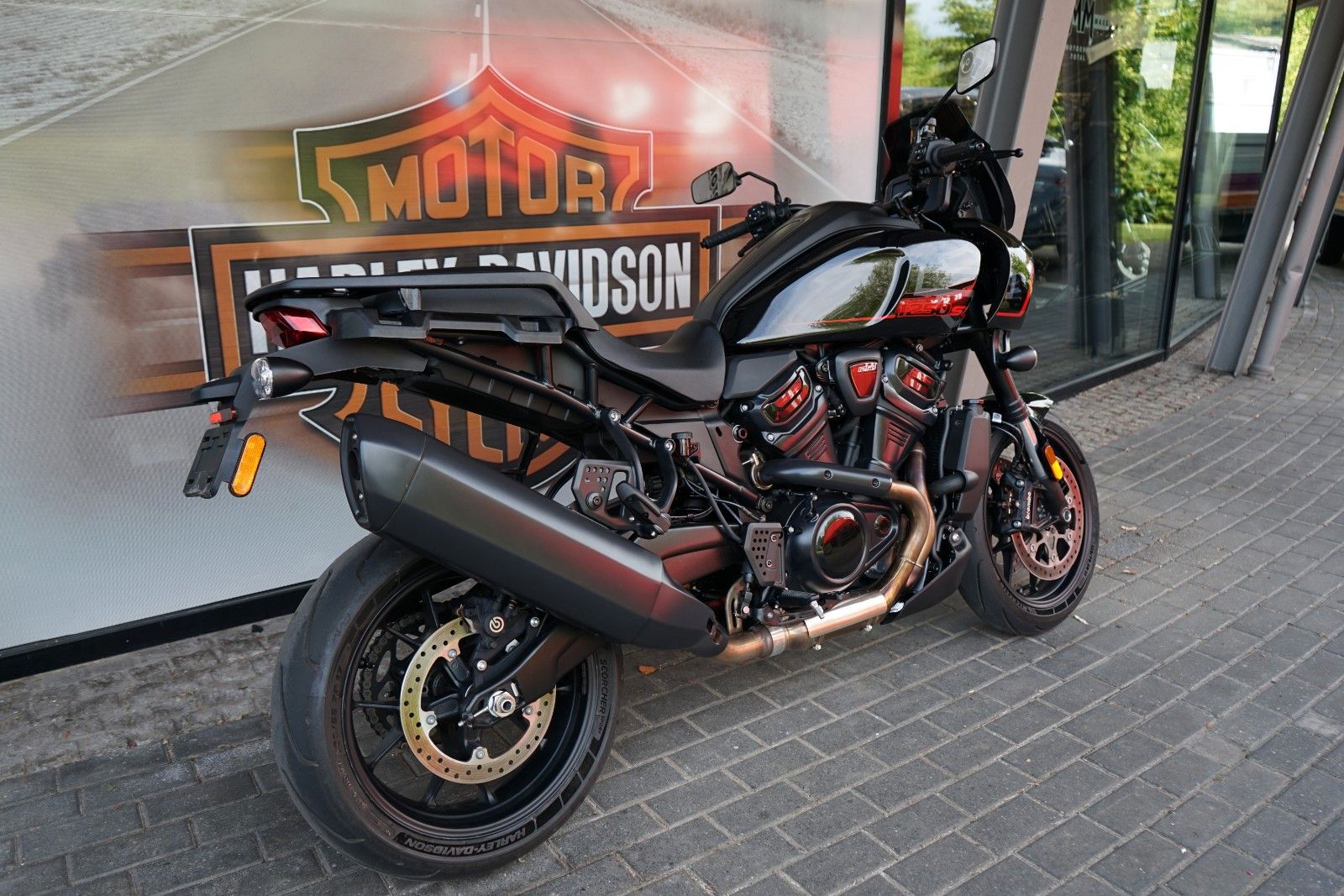 Fahrzeugabbildung Harley-Davidson Pan America 1250 ST-17 Zoll-Supermoto-Neuwertig