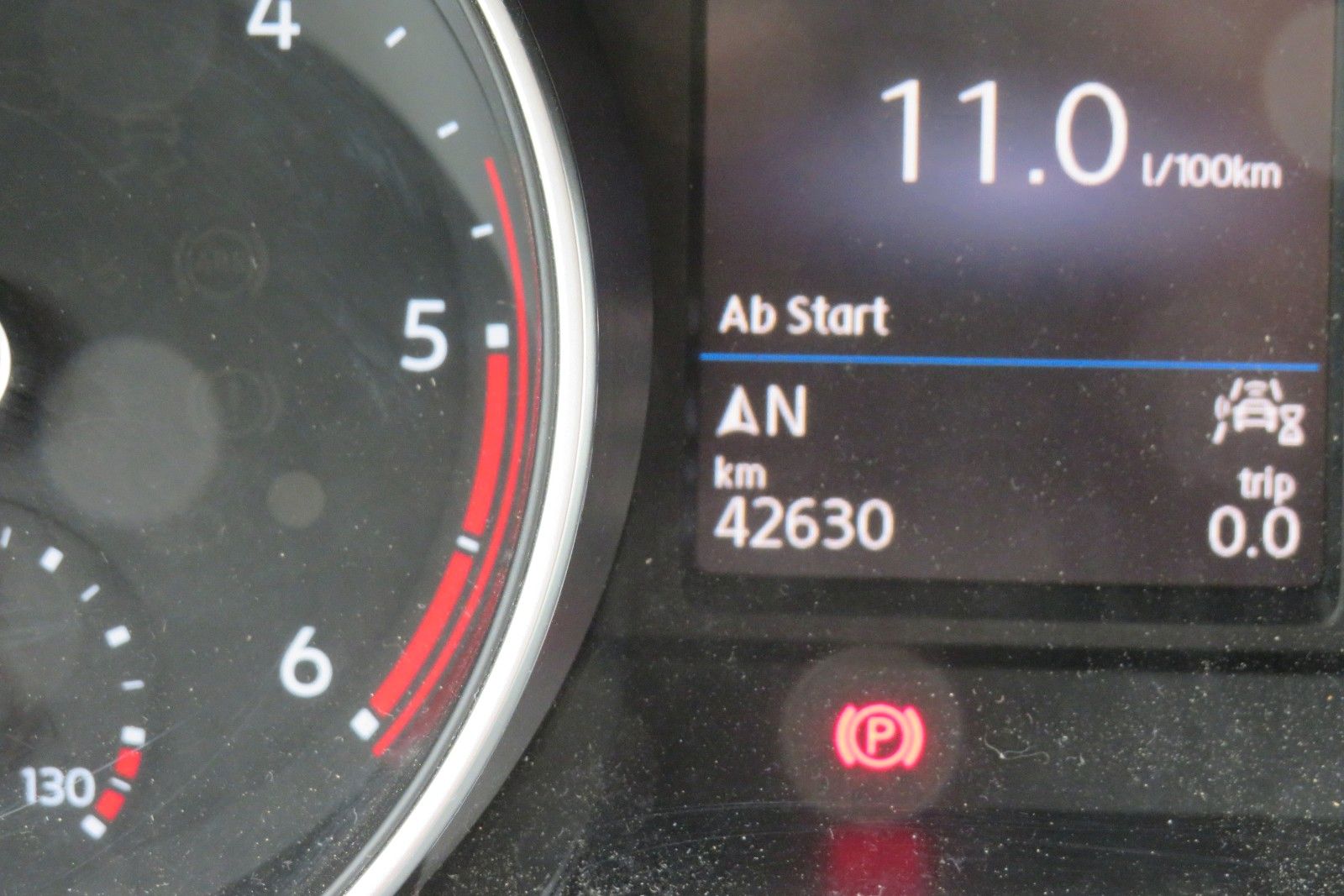 Fahrzeugabbildung Volkswagen Tiguan Life DSG AHK KAMERA ACC PDC SITZH. NAVI 1