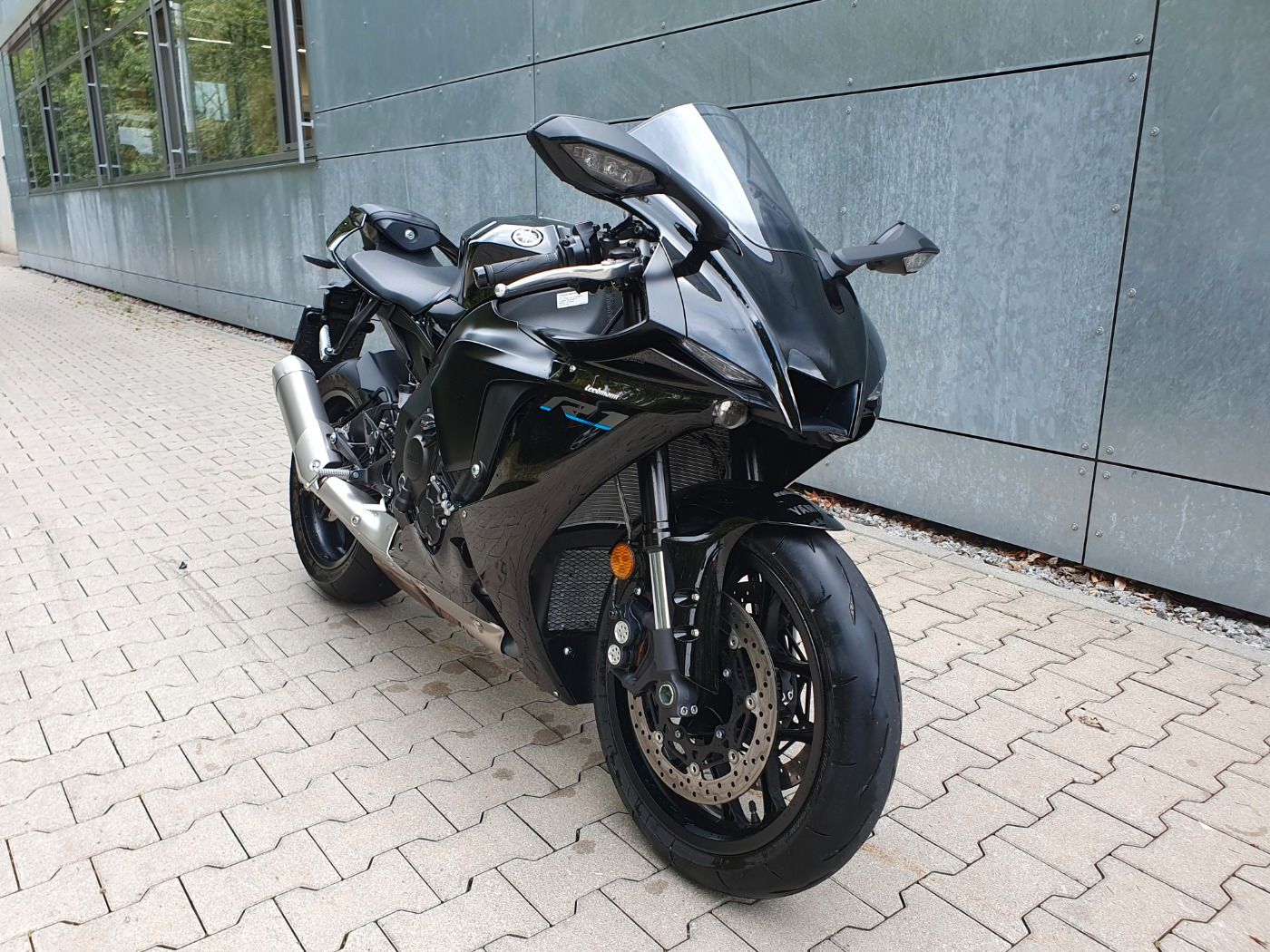 Fahrzeugabbildung Yamaha YZF R 1