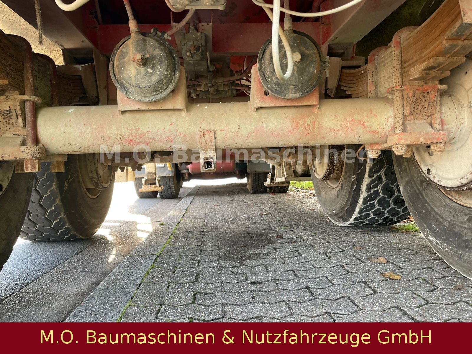 Fahrzeugabbildung Kaiser S 330 / 2 Achser / Blatt / Plane