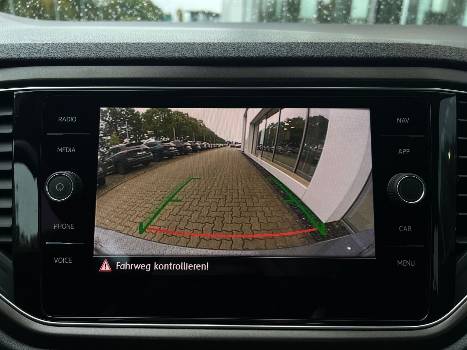 Fahrzeugabbildung Volkswagen T-Roc Style 1.5 TSI ACT DSG *AHK, ACC, Kamera*