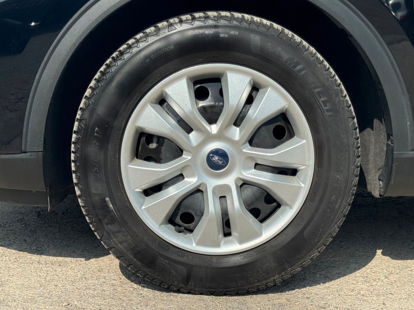 Fahrzeugabbildung Ford Kuga 1.5 EB Cool & Connect Navi CarPlay SHZ AHK