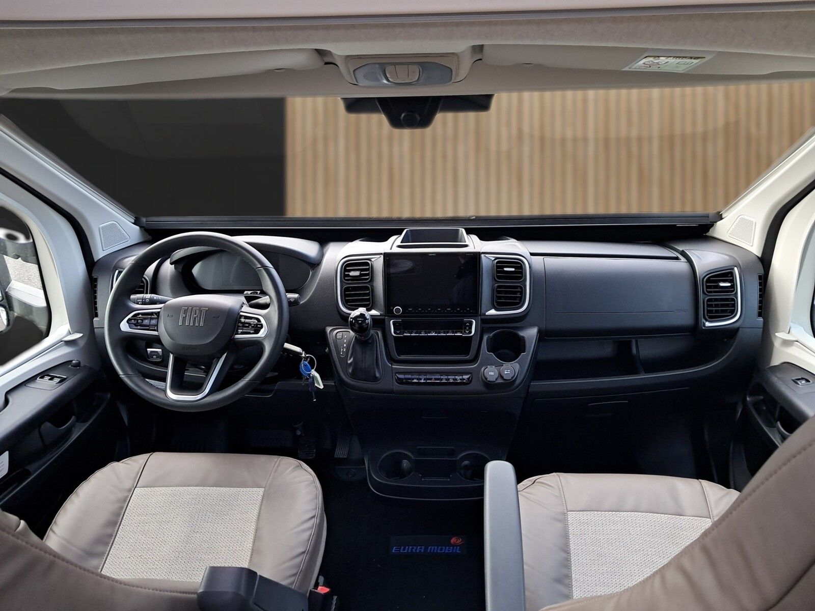 Fahrzeugabbildung Eura Mobil Profila T PT 675 SB AHK,Markise,Solar,SAT