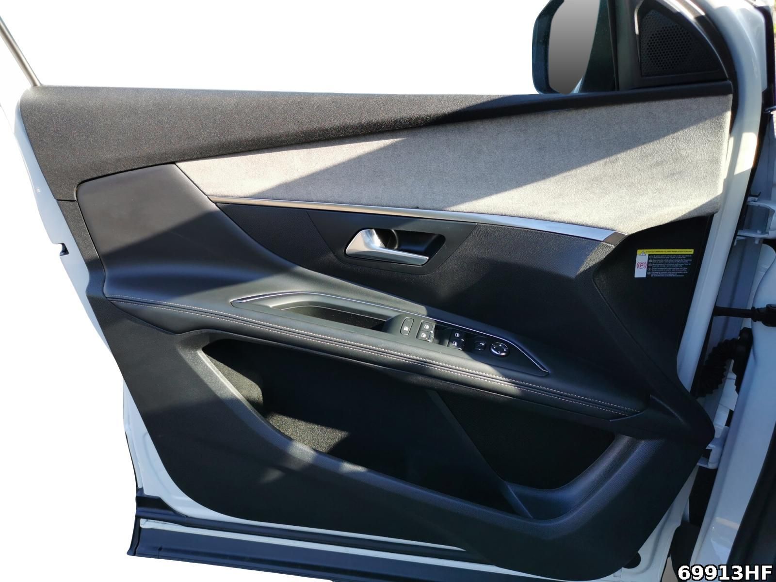 Fahrzeugabbildung Peugeot 5008 1.5 BlueHDi 130 GT **ISOFIX**CAR-PLAY**