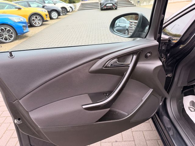 Opel Astra  J Lim. 5-trg. Active