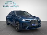 BMW iX 40 xDrive ACC AHK 4ZK H/K LRHZ 360° SHZ LASER - BMW iX Jahreswagen