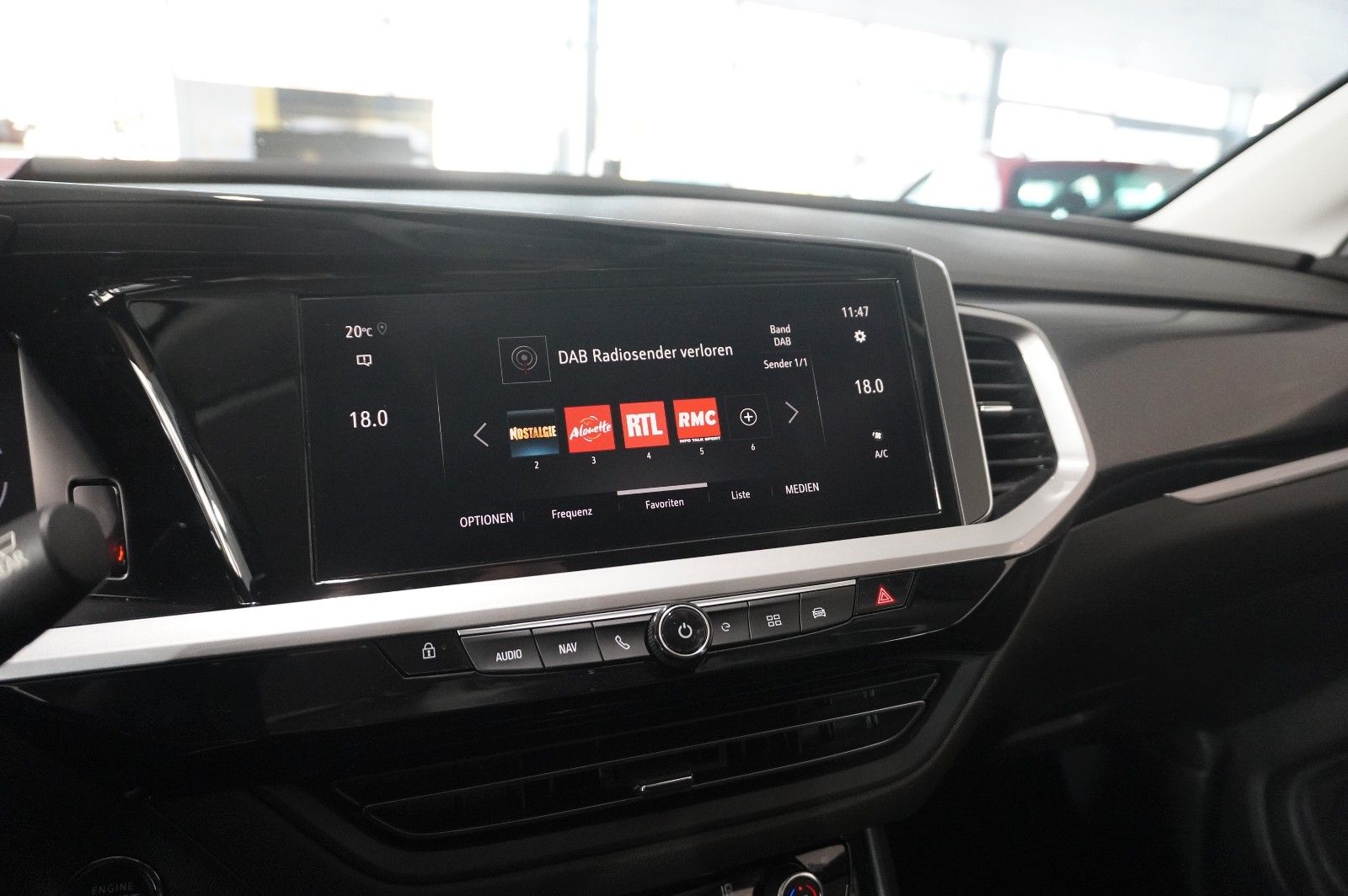 Fahrzeugabbildung Opel Grandland (X) ULTIMATE 4HYBRID NAVI/LED/SPORT/SH