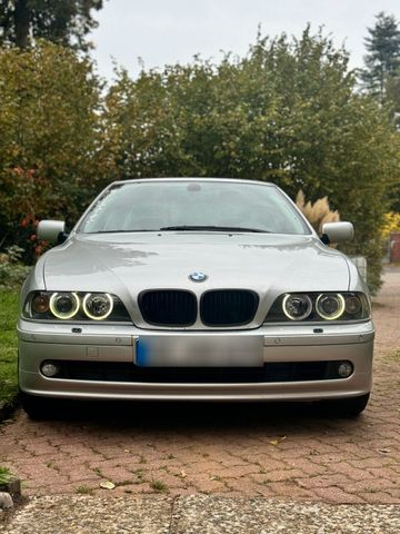 BMW e39 520i