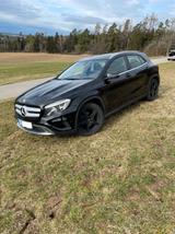 Mercedes-Benz GLA 220 d DCT Urban Urban - Mercedes-Benz GLA 220 von privat