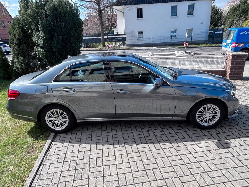 Image of Mercedes-Benz E 250
