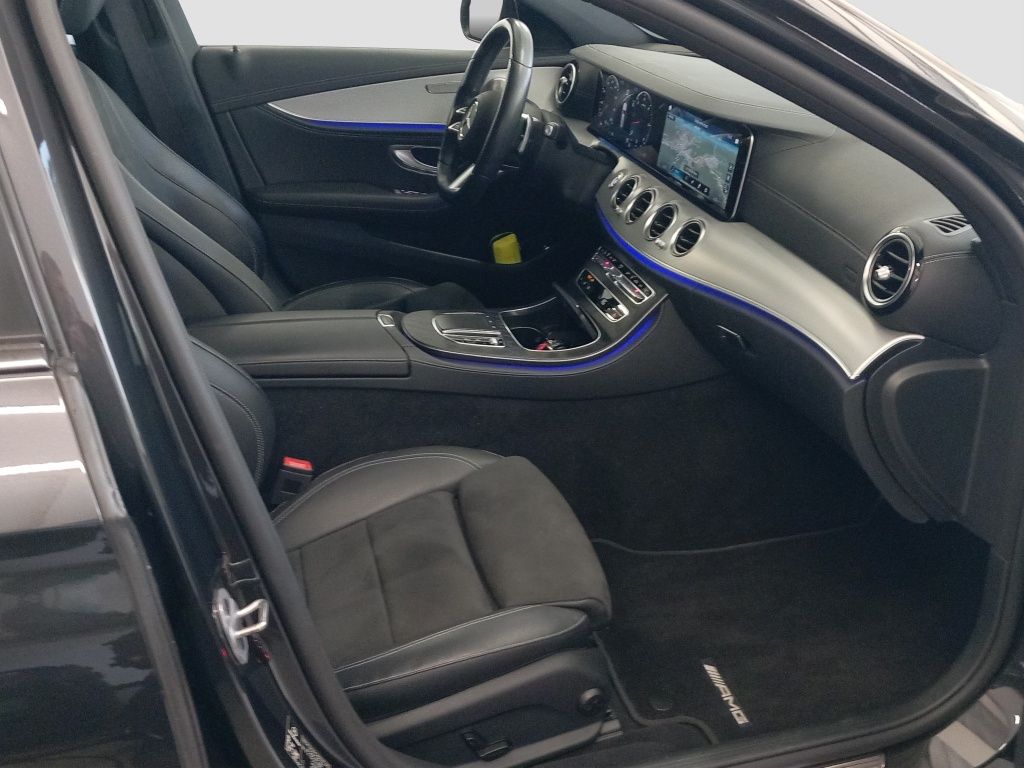 Fahrzeugabbildung Mercedes-Benz E 400 d 4MATIC T-Modell AMG Line*Night Paket*360