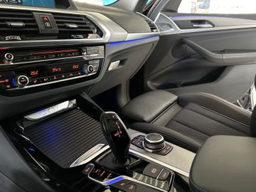Fahrzeugabbildung BMW X3 xD20d M Sport Kamera STDHZ Panorama DisplKey