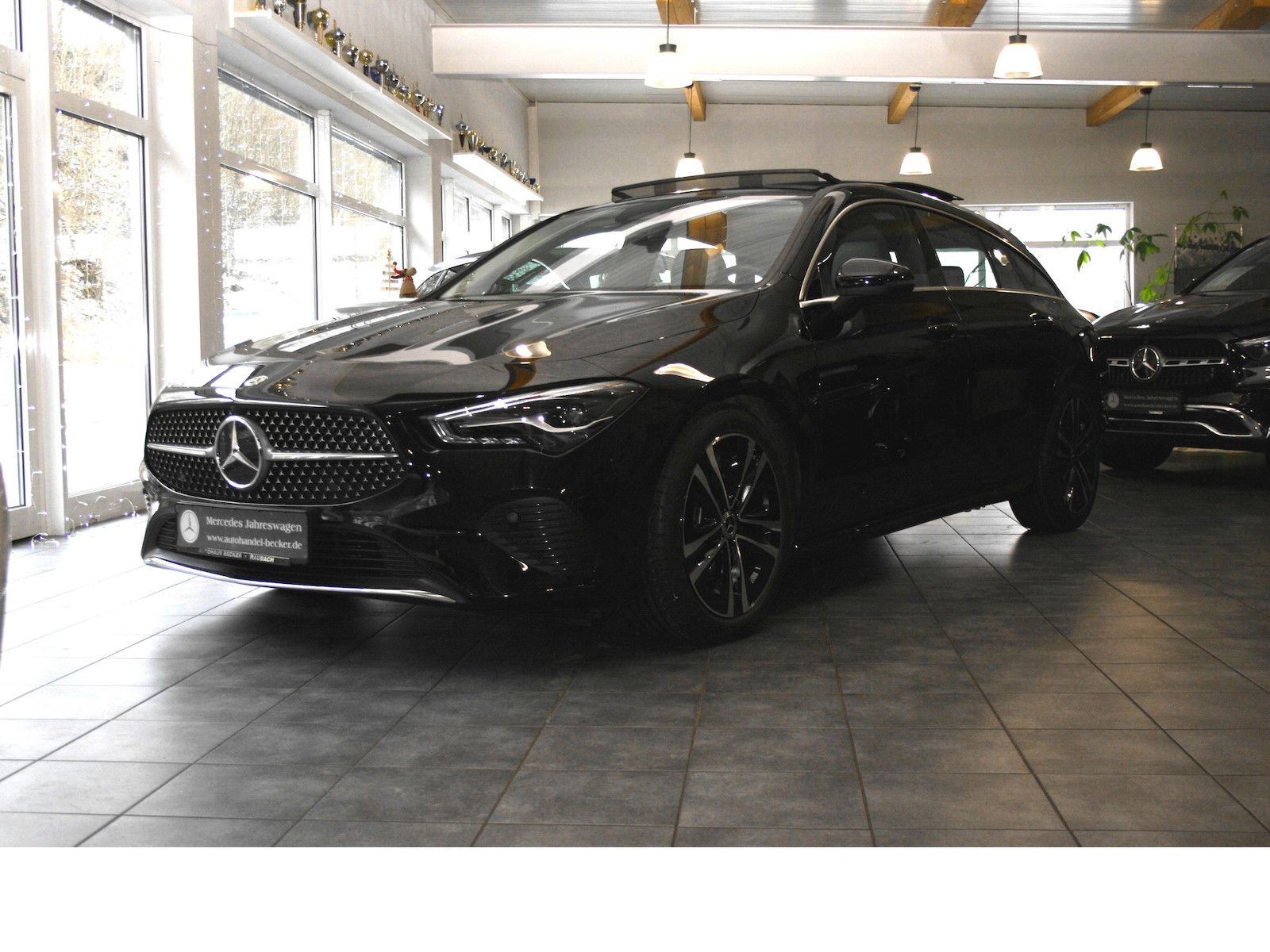 Fahrzeugabbildung Mercedes-Benz CLA 180 Shooting Brake Progres. Advanced *Pano-D