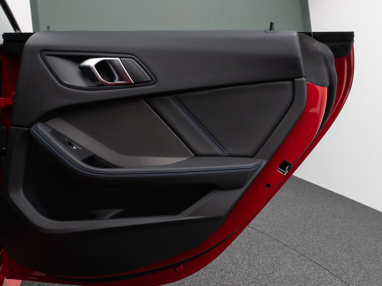 Fahrzeugabbildung BMW 220i Gran Coupé xDr M Sport Panorama Kamera H/K