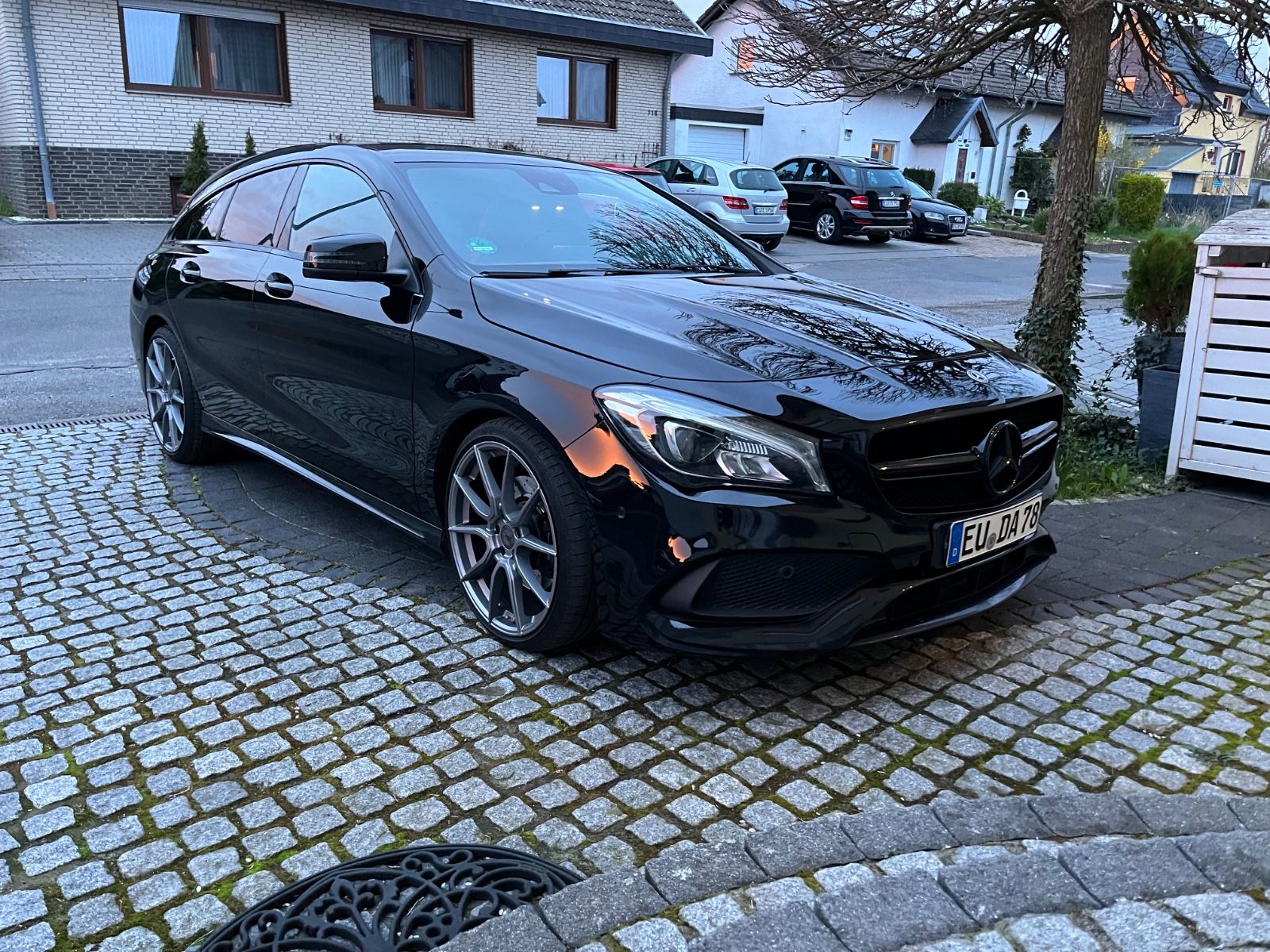 MERCEDES-BENZ CLA 220d Shooting Brake AMG Line HANDGAS FELGEN