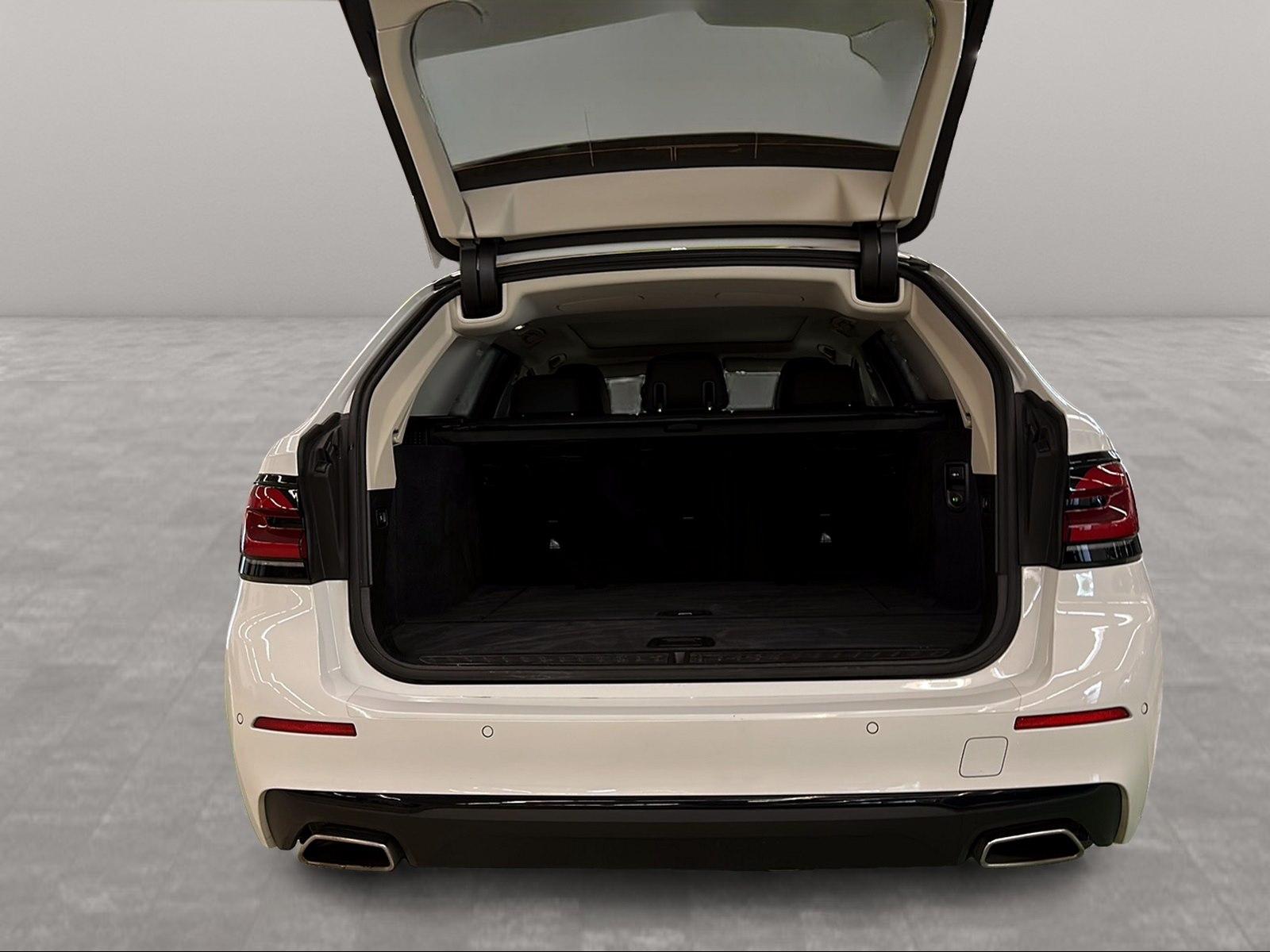 BMW 530i Touring AHK LiveCockpitProf Head-Up Kamera
