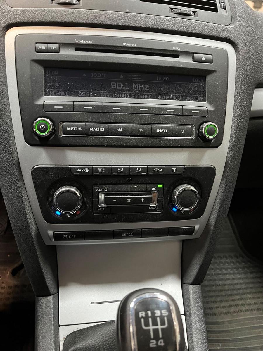 Skoda Octavia 2011 — photo 12