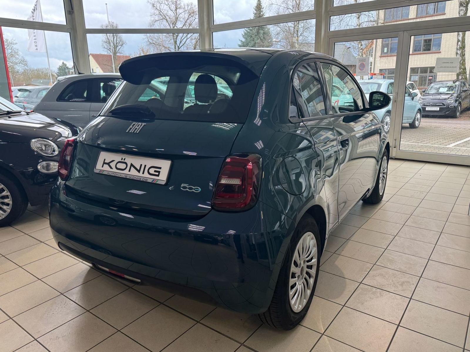 Fiat 500e 3+1 MY23 118PS 42kWh KLIMA*TEMPOMAT*CARPLAY