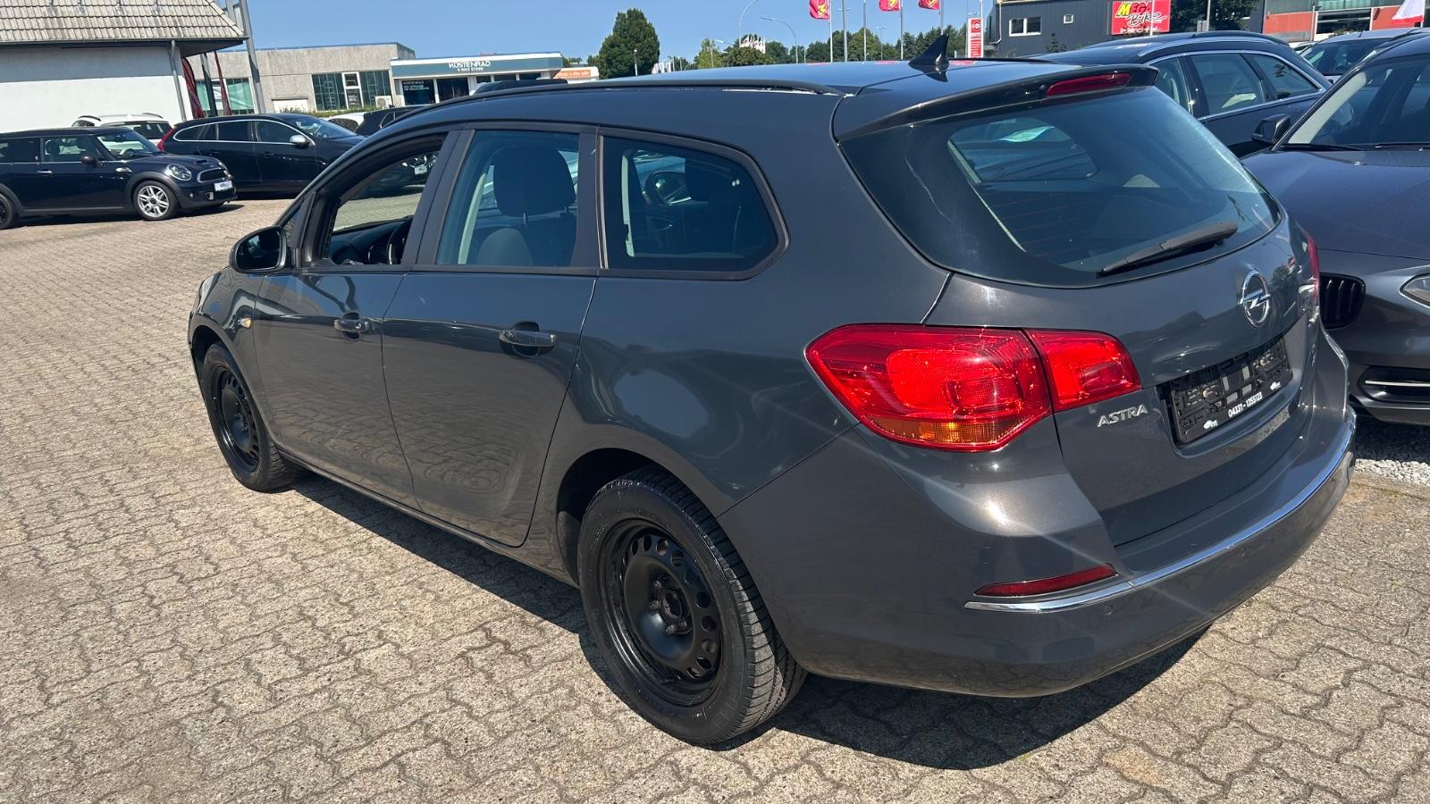 Opel Astra 2012 — engine 1.686 cm³, 131 HP (96kW)