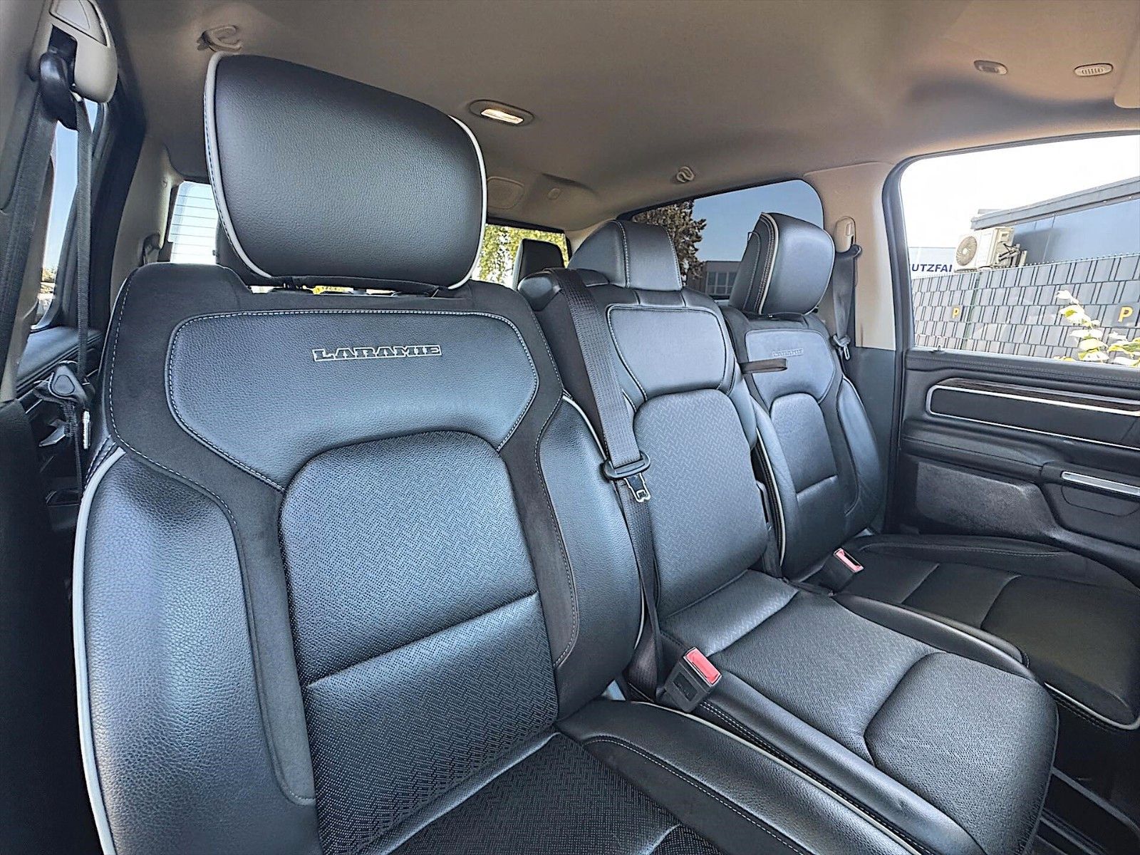 Fahrzeugabbildung Dodge RAM 5.7 V8 HEMI Night LARAMIE 4x4 LONGBED 19%