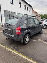 Hyundai Tucson 2.0 GLS,Klima,Ahk,8 Fach Alu - Hyundai TUCSON: Gls