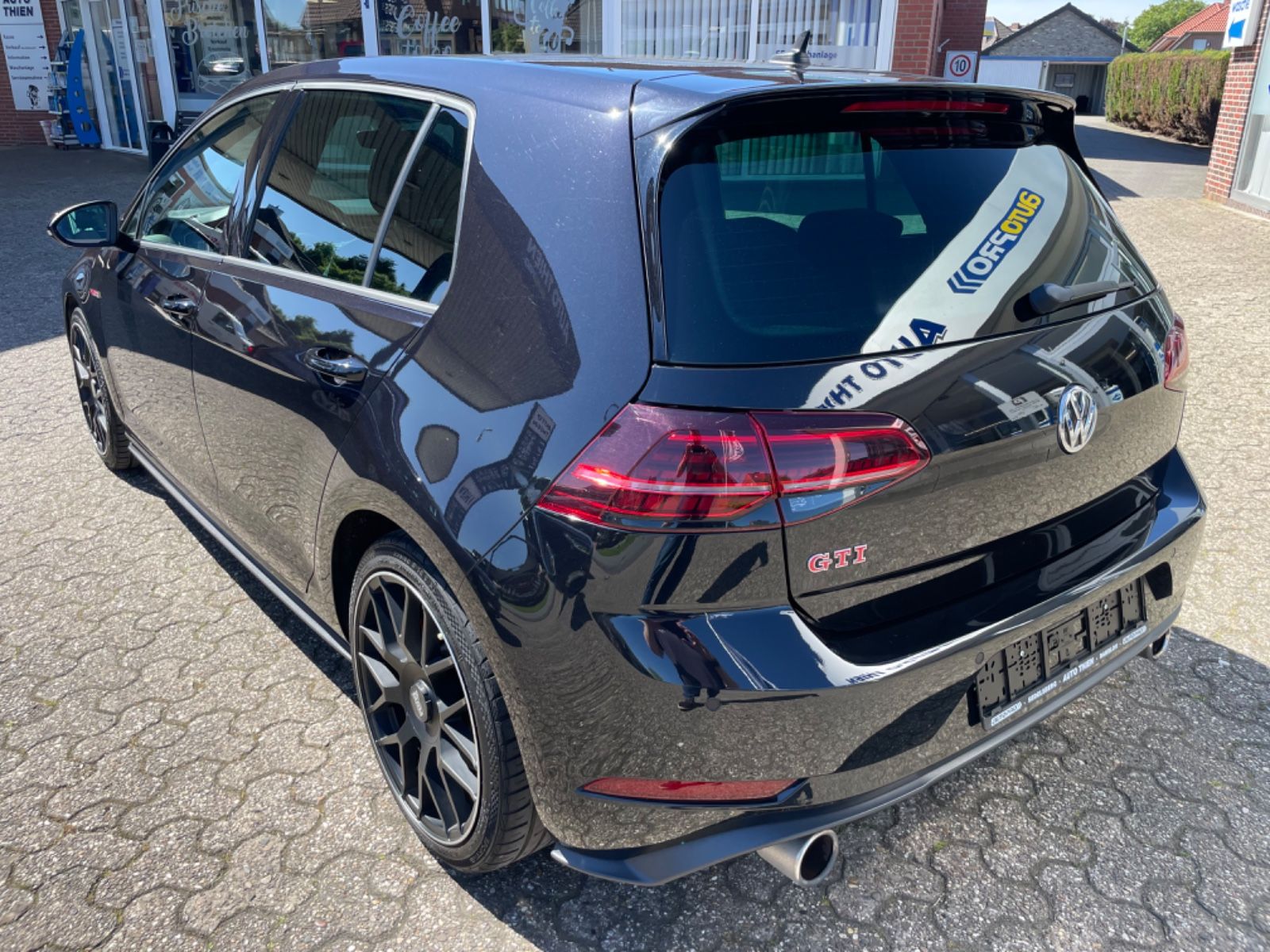 Fahrzeugabbildung Volkswagen Golf VII GTI Performance DSG Pano/LED/DLA/Navi