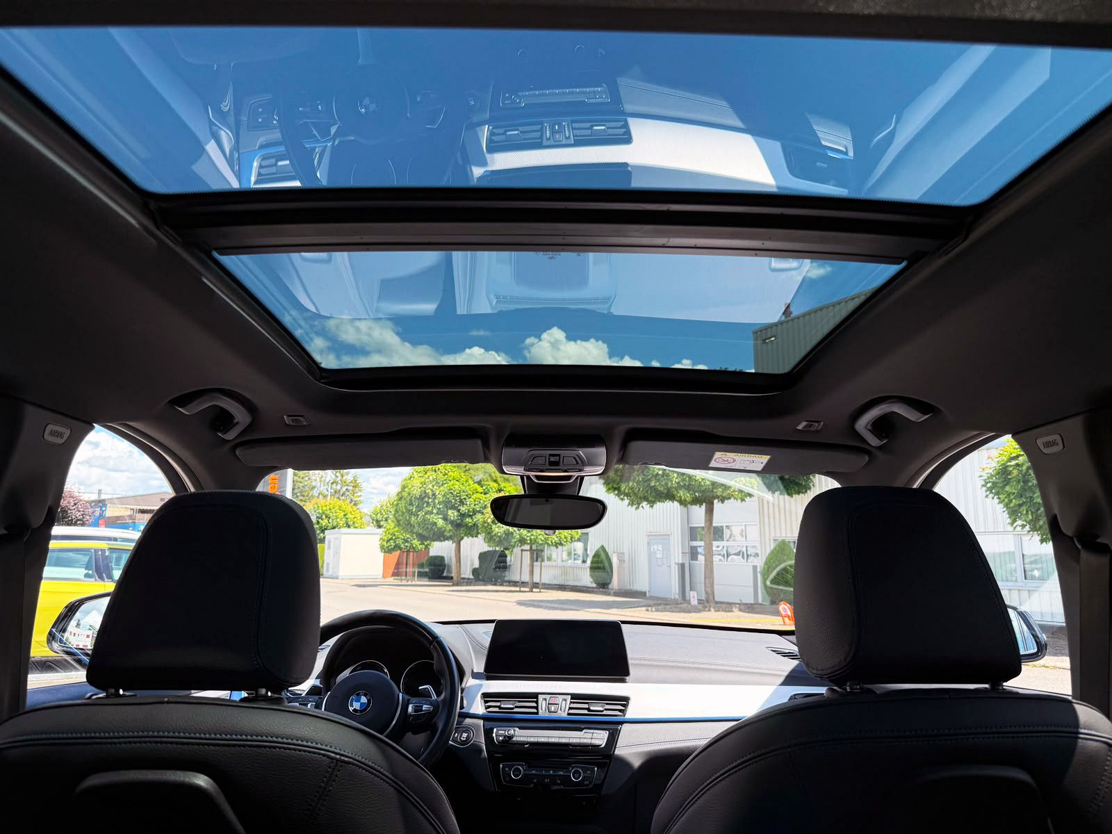 Fahrzeugabbildung BMW X1 xDrive 25d MSport Steptr. ACC KAM AHK HUD H&K