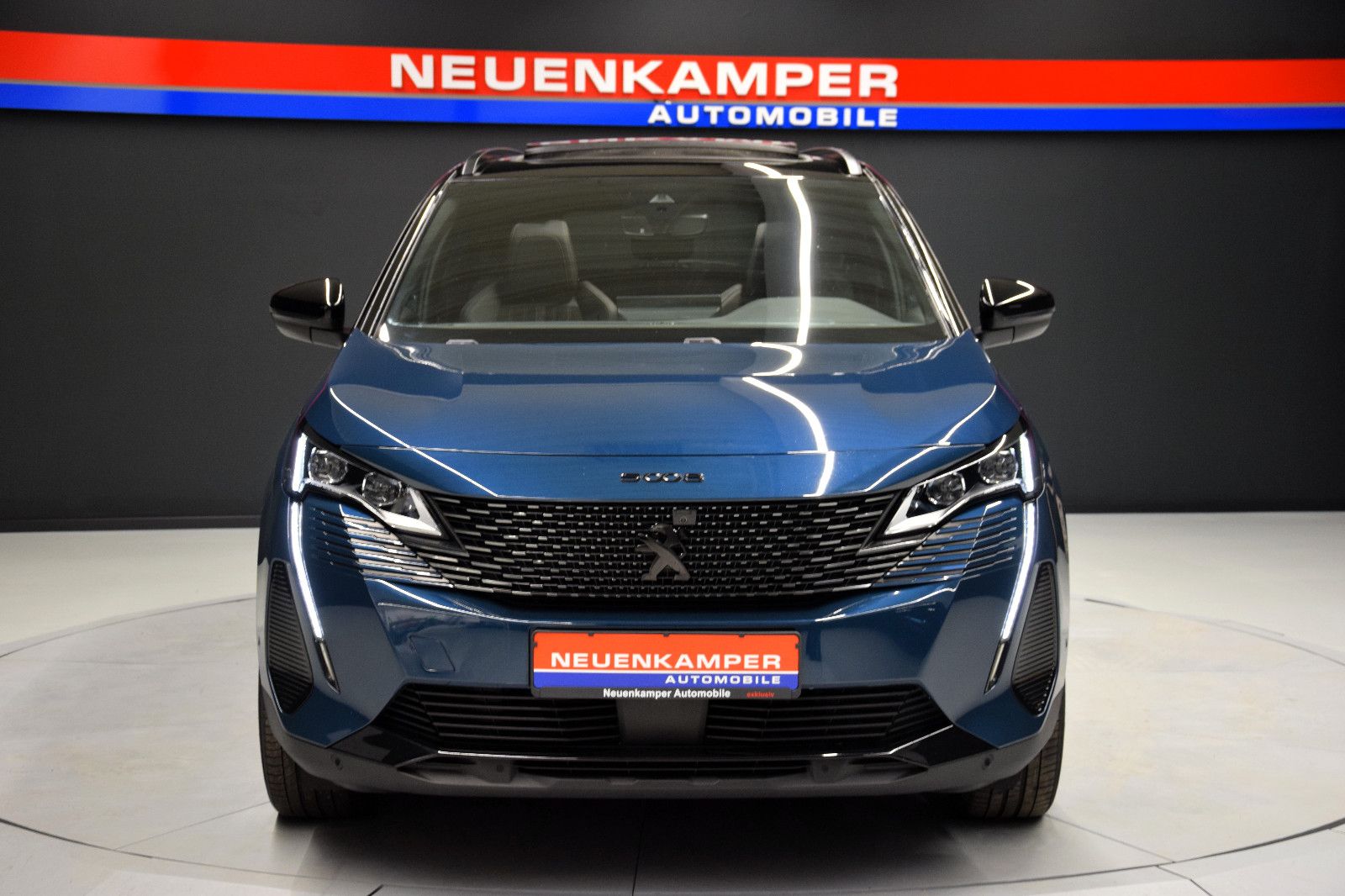 Fahrzeugabbildung Peugeot 5008 GT 7-Sitze Panorama LED ACC Focal Alcantara