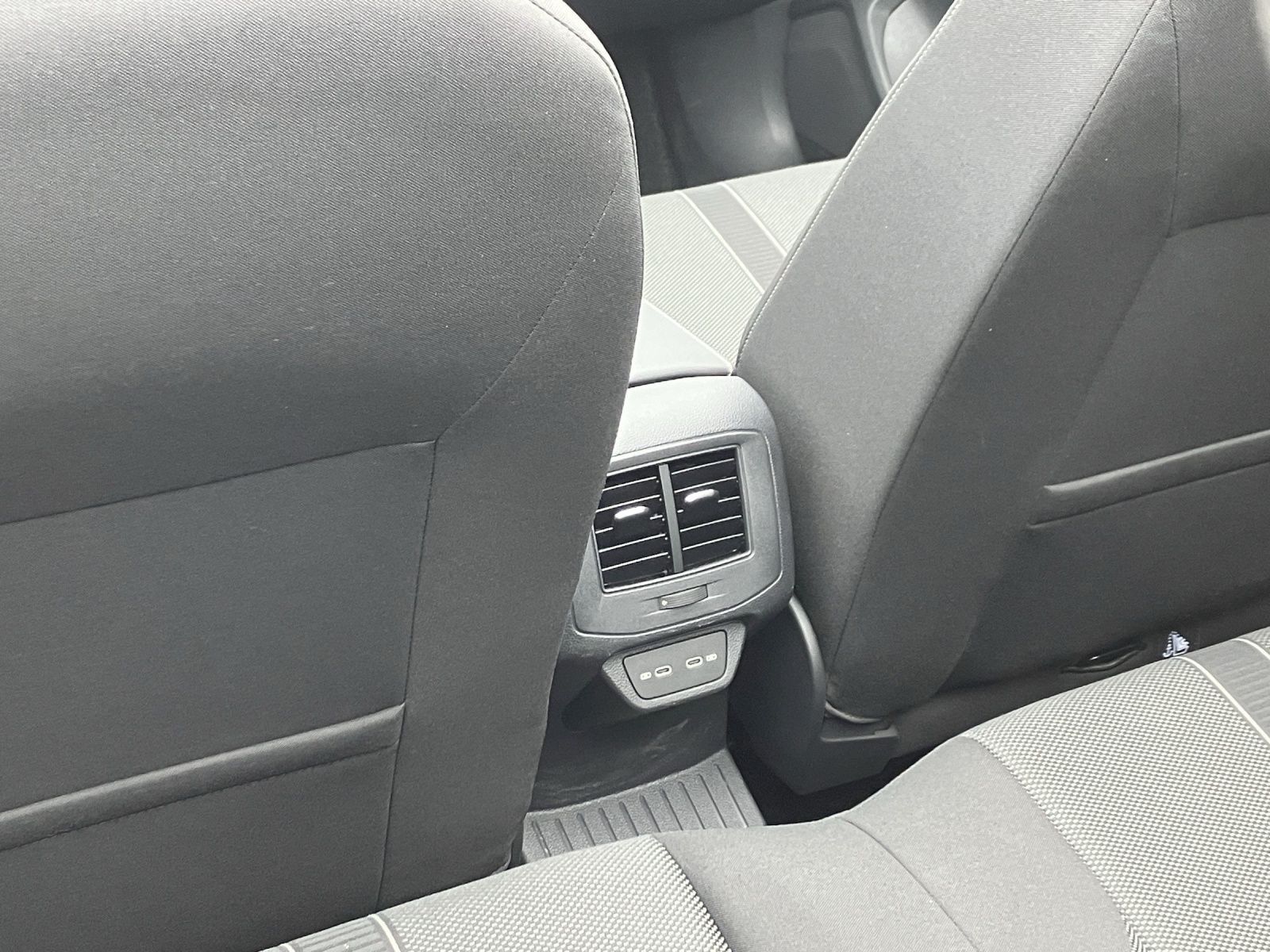 Volkswagen T-Roc - Bild 17