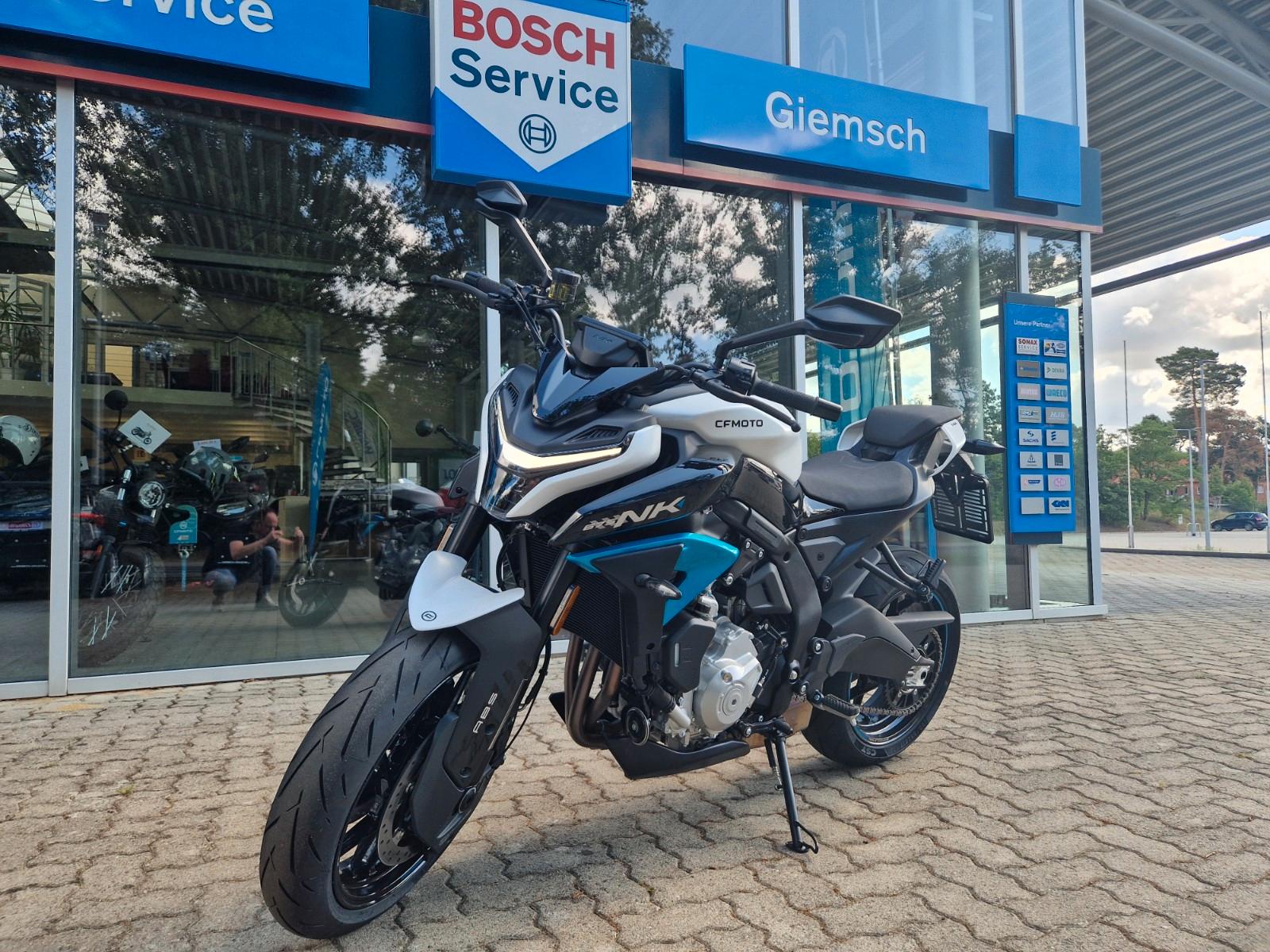 CFMOTO 675 NK glacier white