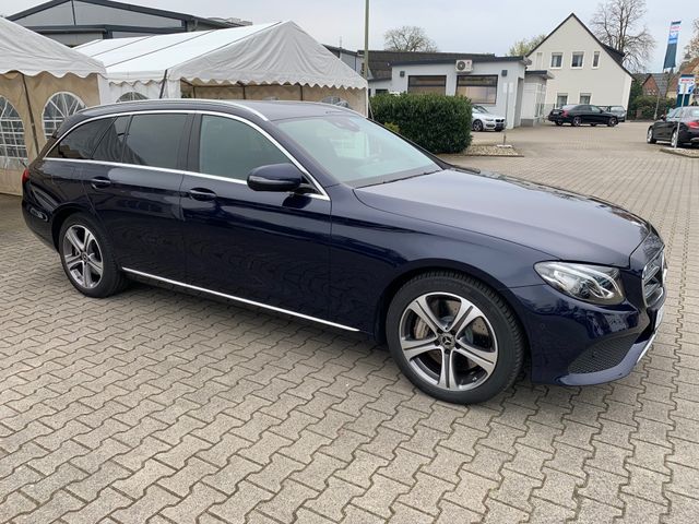 Fahrzeugabbildung Mercedes-Benz E 350 Td Avantgarde+LED+Comand+HeadUp+Kamera+AHK