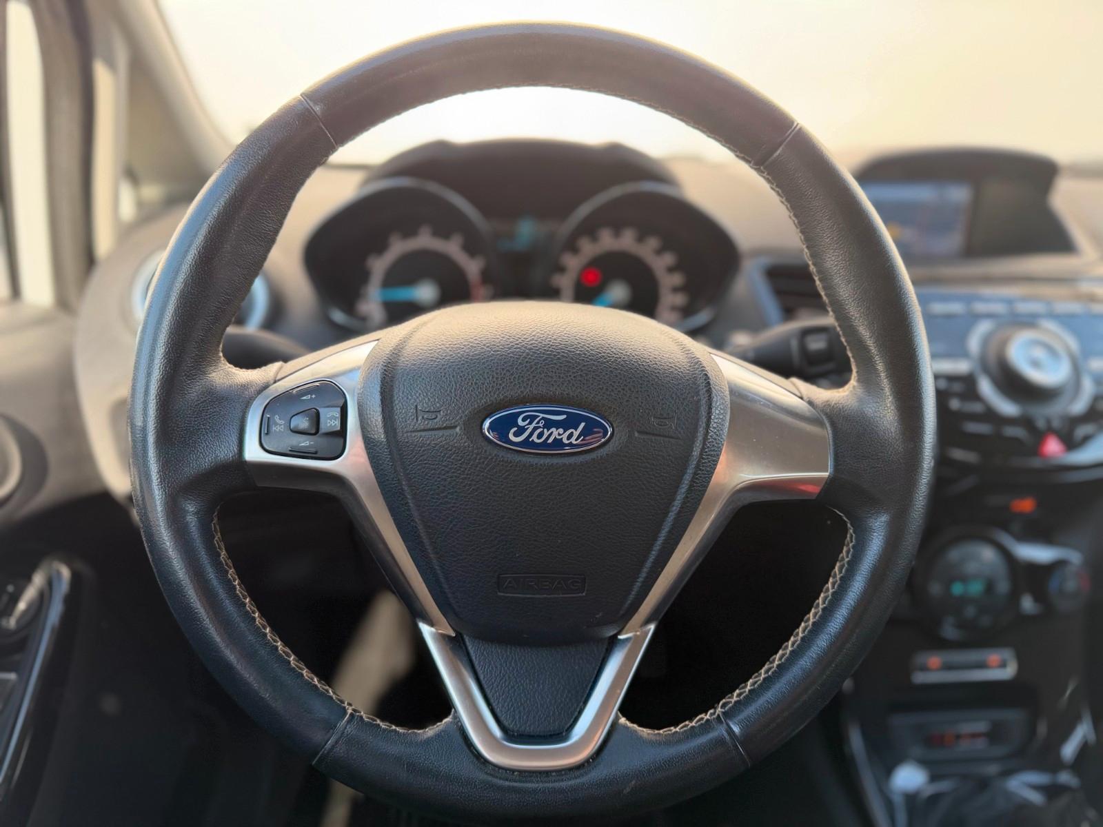 Ford Fiesta Titanium*RFK*NAVI*VOLL CHECKHEFT*SZH*MFL*