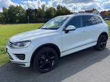 Volkswagen Touareg 3.0 V6TDI Executive R-Line Luft Pano AHK - Volkswagen Touareg: Executive