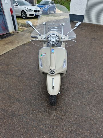 Piaggio Vespa GTS