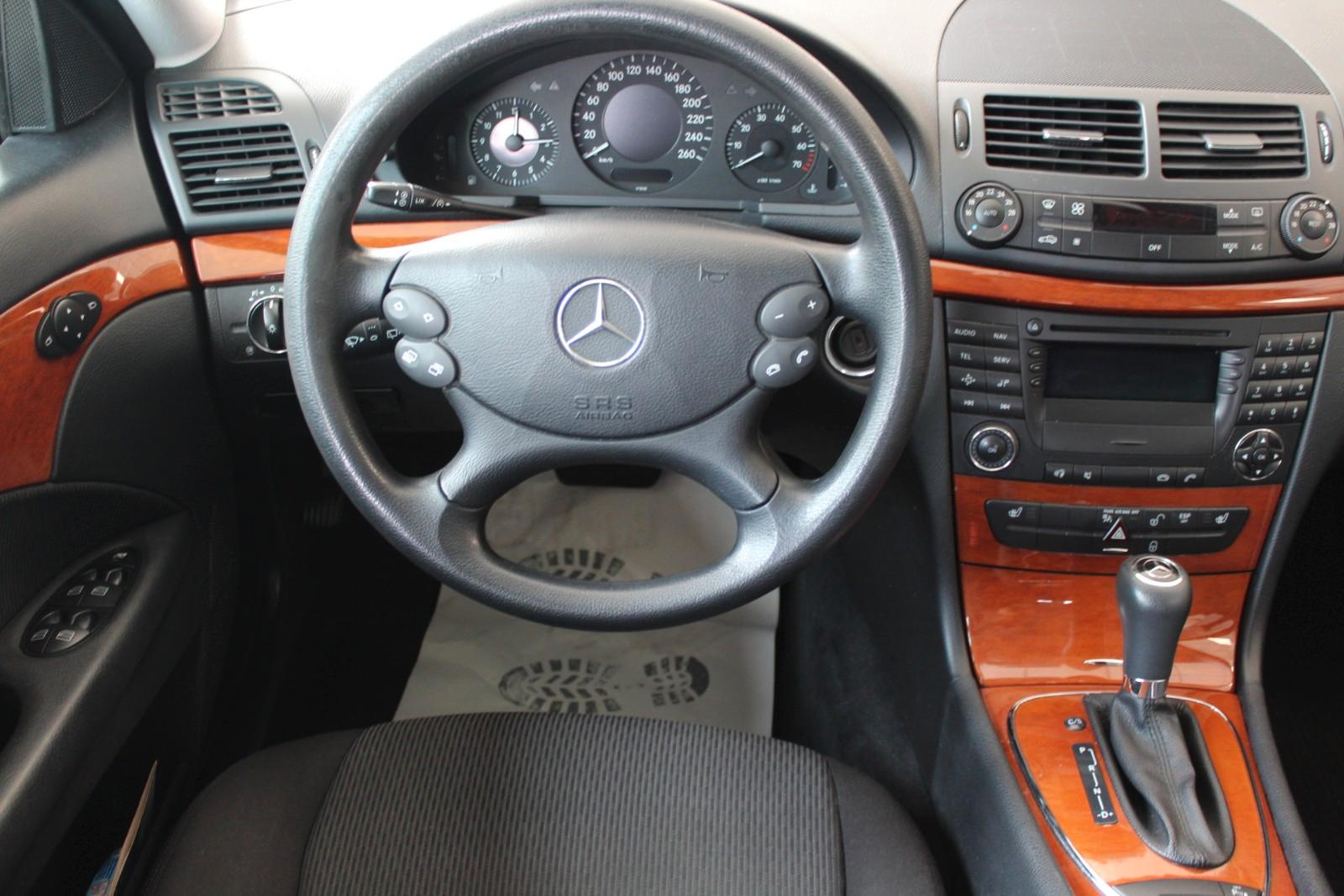 Mercedes-Benz E200 2007 — photo 10