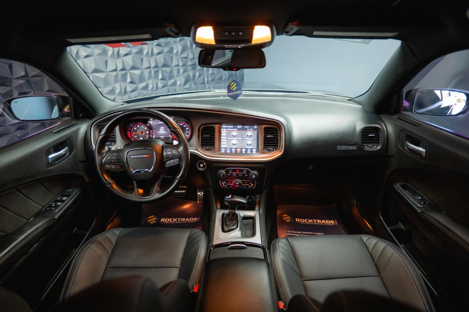 Fahrzeugabbildung Dodge Charger 5.7 V8 HEMI R/T KONG Night Performance