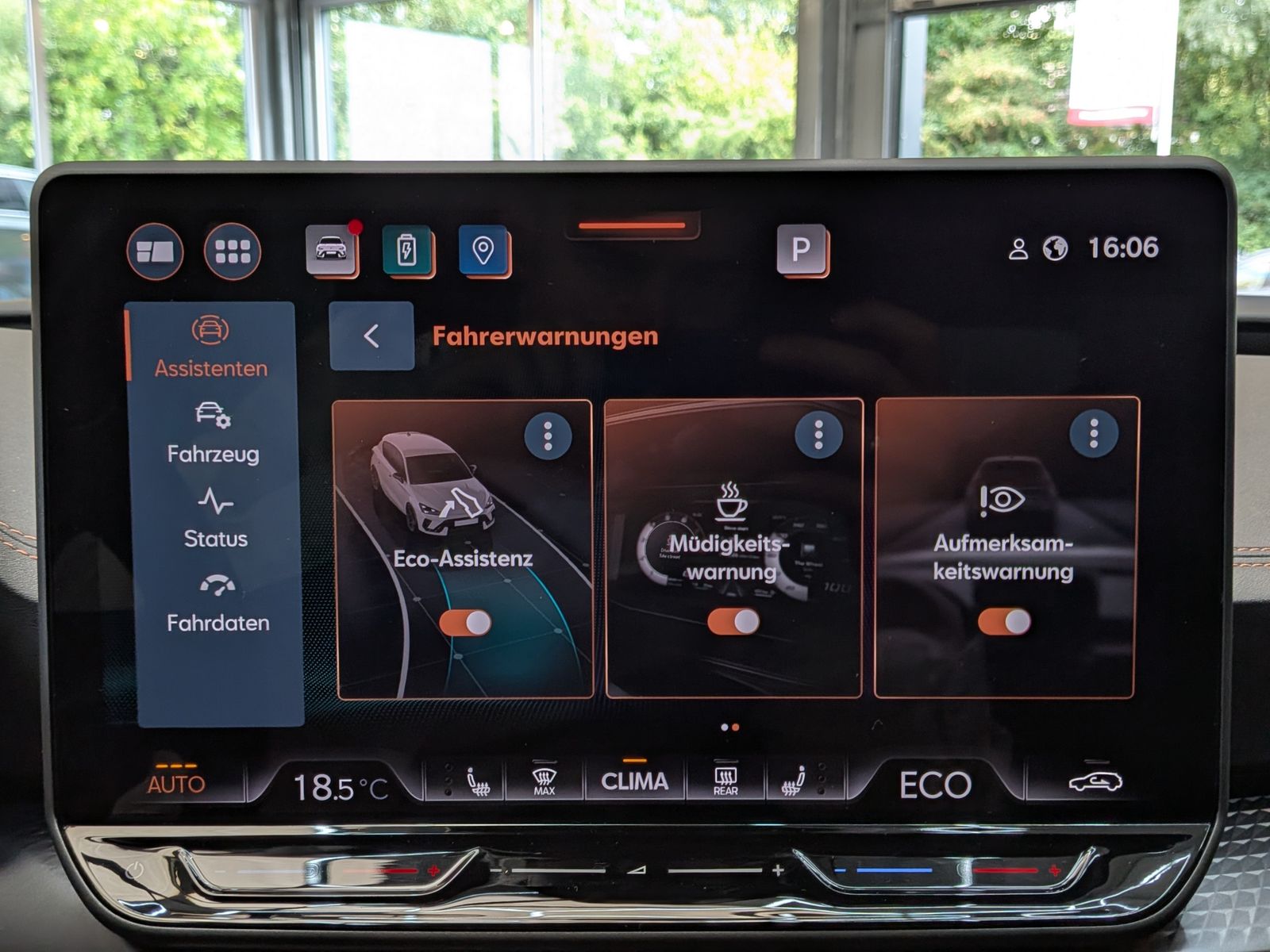 Fahrzeugabbildung CUPRA Leon 1.5 e-Hybrid MATRIX*ACC*EDGE*CARPLA*SoH100%