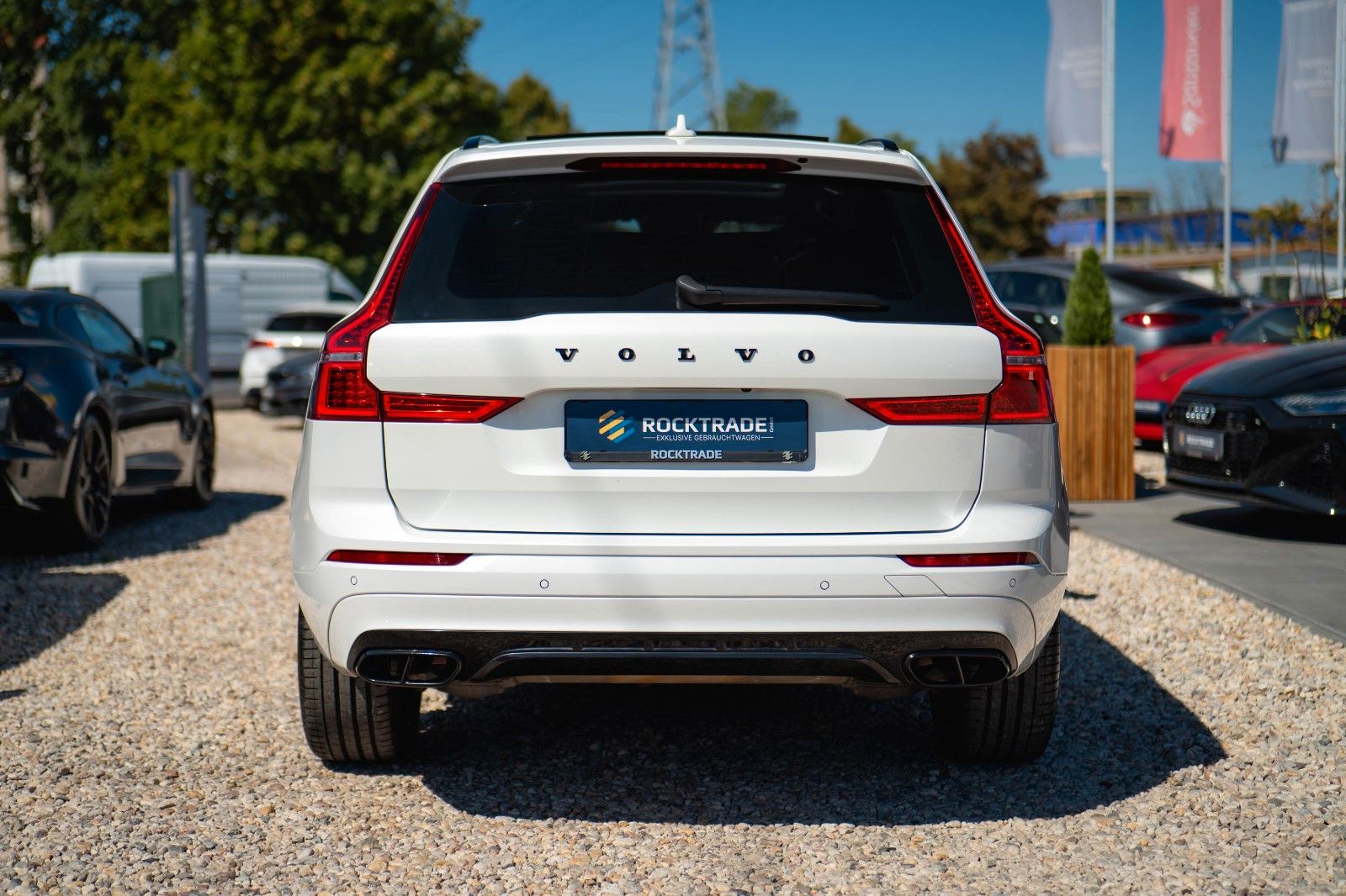 Fahrzeugabbildung Volvo XC60 R Design AWD | ACC | Pano | B&W | LED | 21`