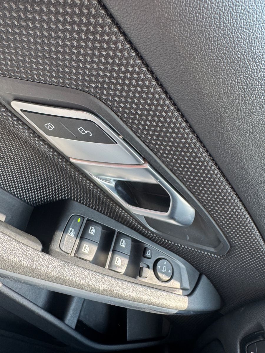 Fahrzeugabbildung BMW 318 3 Limousine 318 d Advantage LED+Navi+Keyless