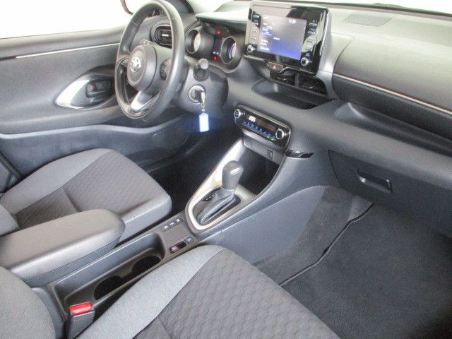 Fahrzeugabbildung Toyota Yaris Hybrid Team Deutschland inkl. Winterräder