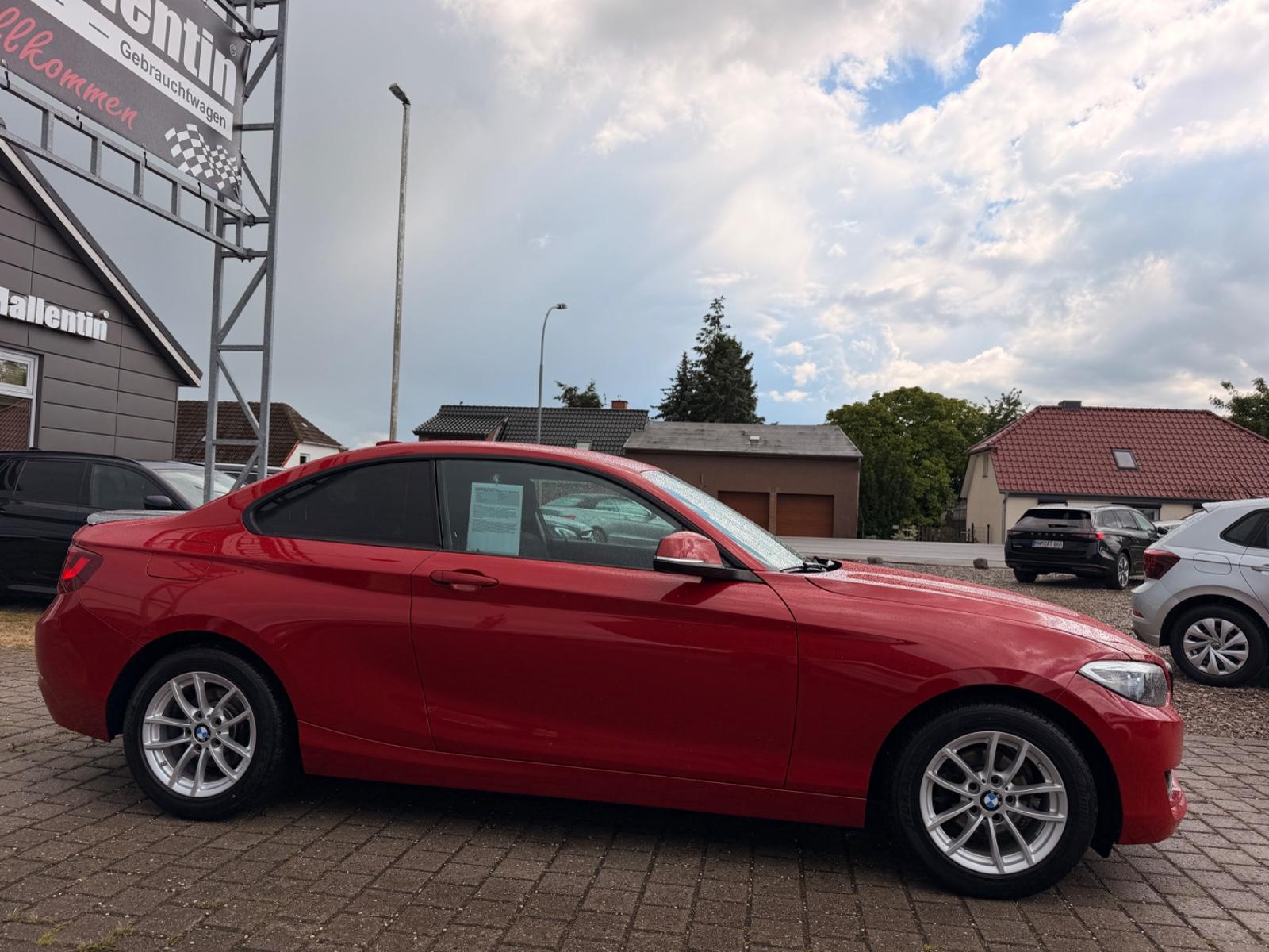 BMW 218i Coupé 1.5 136 ch BVA / GPS / Sièges chauffants / Radar de recul / Bluetooth
