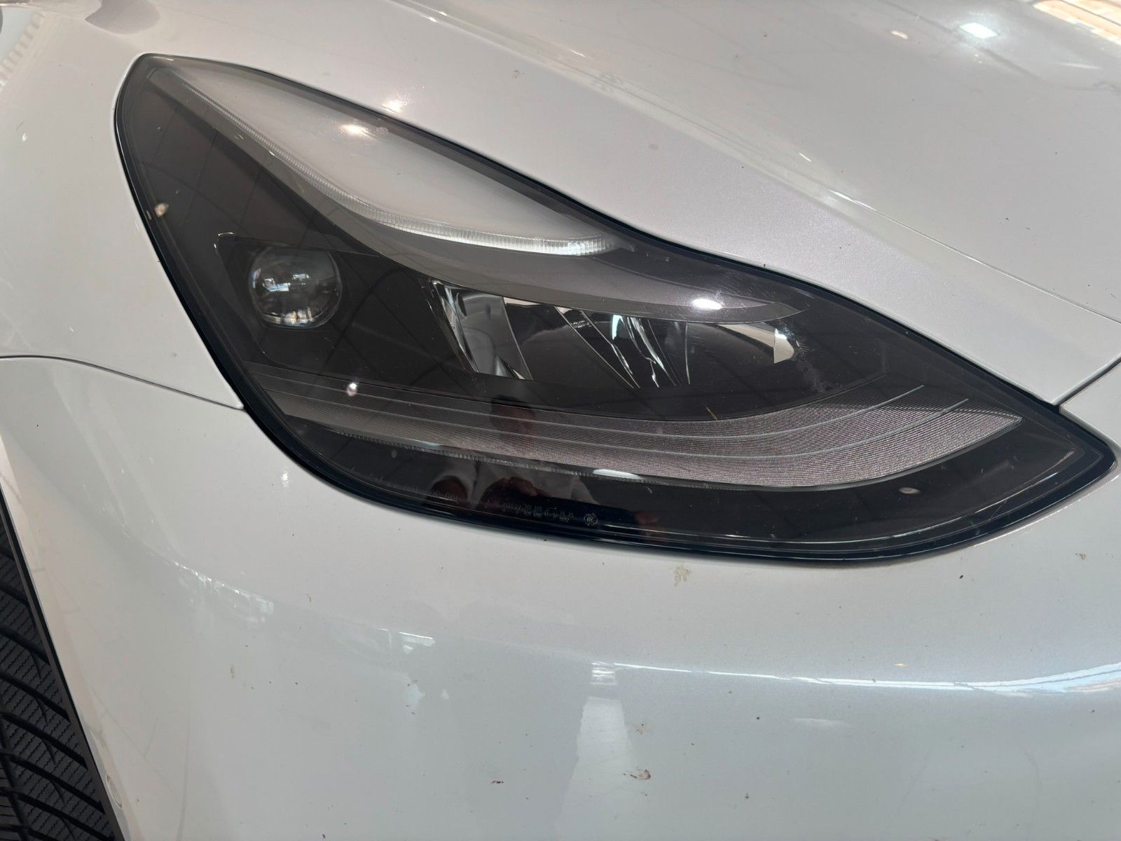 Fahrzeugabbildung Tesla Model Y Long Range Dual AWD SHZ/NAVI/19"ALU/ALLW