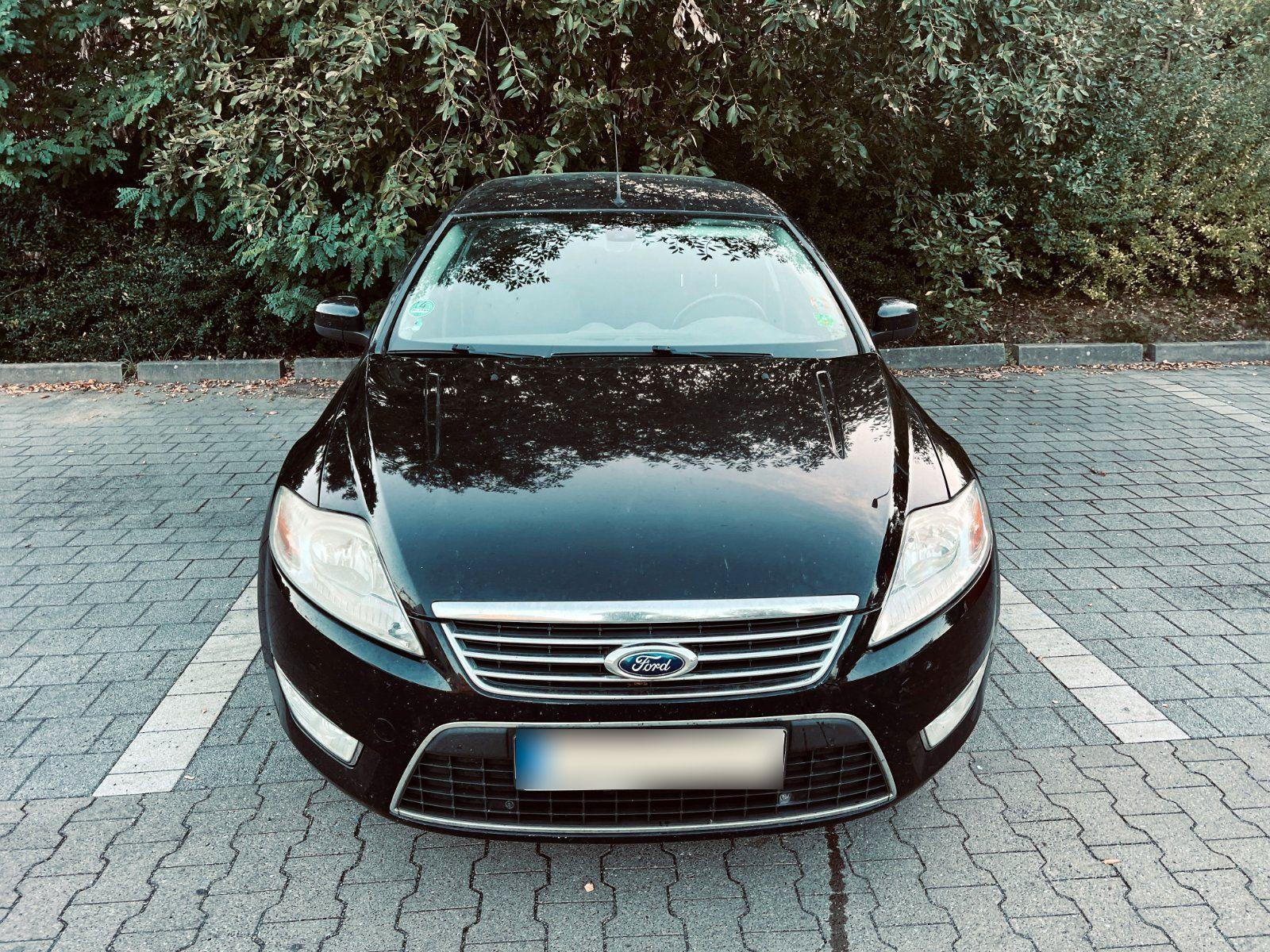 Ford Mondeo 2010 — interior