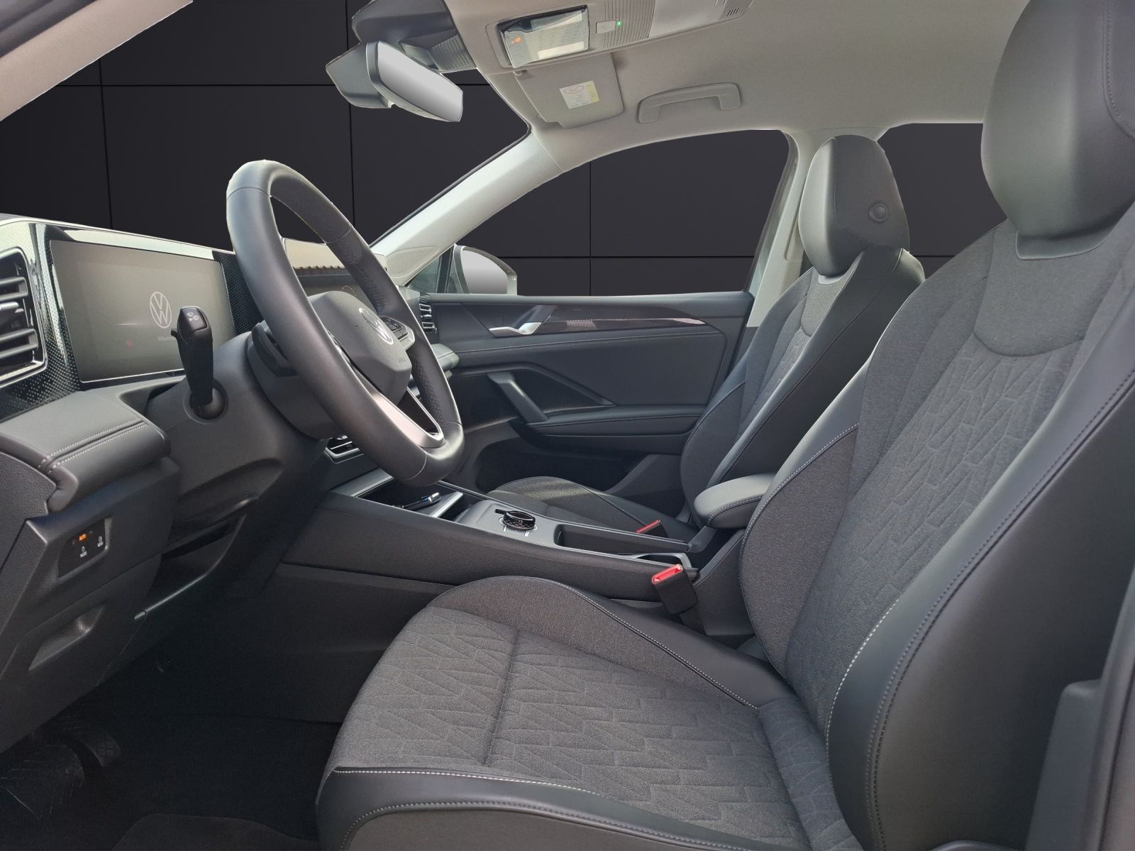 Fahrzeugabbildung Volkswagen Tiguan eTSI Life DSG Standhzg. LED AHK Navi AID